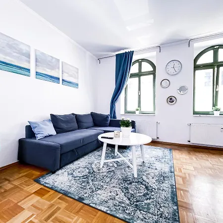 Zentraler Altbau Am Clara-zetkin-park, Rb-arena Um Ecke, Netflix Inklusive Apartment Leipzig
